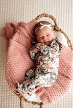 Load image into Gallery viewer, Australiana Growsuit