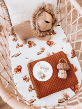 Load image into Gallery viewer, Lion / Bassinet Sheet / Change Pad Cover