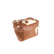 Load image into Gallery viewer, Bella Beauty Case 202