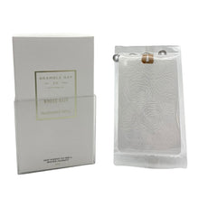 Load image into Gallery viewer, Fragrance Petal Car and Home Fragrance / White Rain