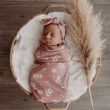 Load image into Gallery viewer, Daisy / Snuggle Swaddle & Topknot Set