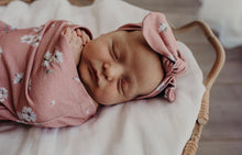 Load image into Gallery viewer, Daisy / Snuggle Swaddle & Topknot Set