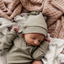 Load image into Gallery viewer, Dewkist Ribbed Knotted Beanie