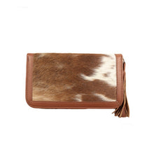 Load image into Gallery viewer, Georgia Small Cowhide Leather Purse 142