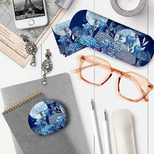 Load image into Gallery viewer, Glasses Case / Blue Guineas