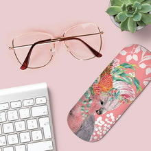 Load image into Gallery viewer, Glasses Case / Gorgeous Galah