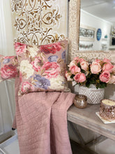 Load image into Gallery viewer, Carlisle Velvet Cushion / Rectangle