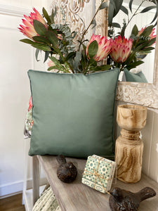 Outdoor Cushion / Australian Native Protea (Corner Placement)