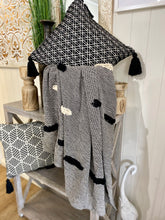 Load image into Gallery viewer, Cotton Throw / Simba