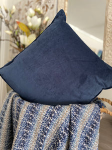 Velvet Cushion / Ocean Blue