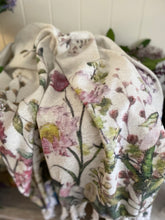 Load image into Gallery viewer, Kakum Throw