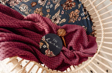 Load image into Gallery viewer, Mauve / Diamond Knit Baby Blanket