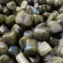Load image into Gallery viewer, Tumblestone / Labradorite