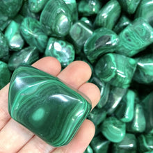 Load image into Gallery viewer, Tumblestone / Malachite
