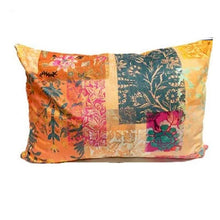 Load image into Gallery viewer, Venezia Gold 2 Velvet Cushion / Rectangular
