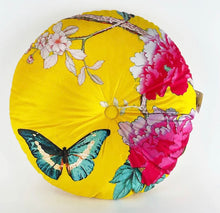 Load image into Gallery viewer, Saffron Birds Velvet Cushion / Round
