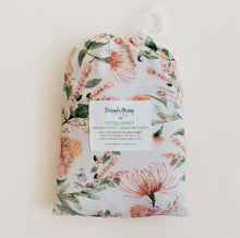 Load image into Gallery viewer, Wattle / Bassinet Sheet / Change Pad Cover