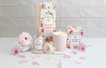 Load image into Gallery viewer, Australian Linen Collection / Cottage Garden Candle &amp; Diffuser Gift Set

