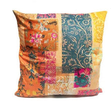 Load image into Gallery viewer, Venezia Gold 2 Velvet Cushion / Square
